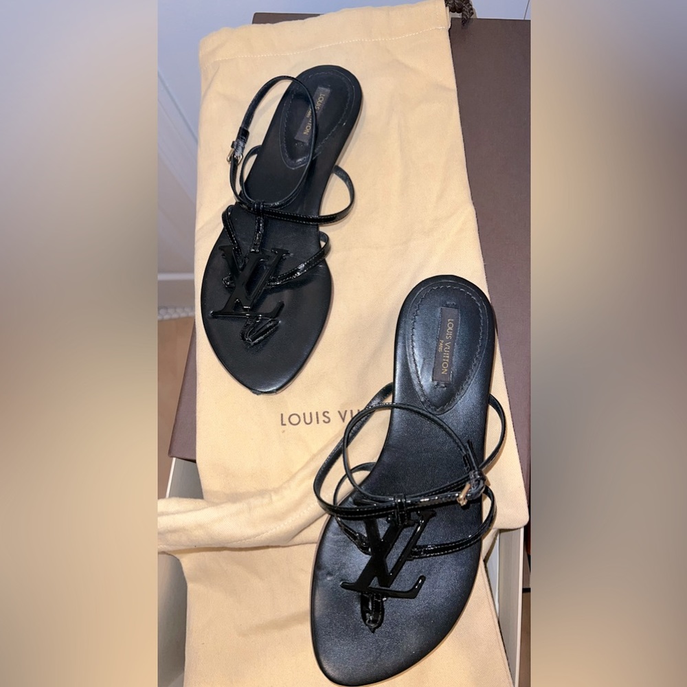 Authentic Louis Vuitton Black Patent Leather Strap Sandal sz 37 or 7